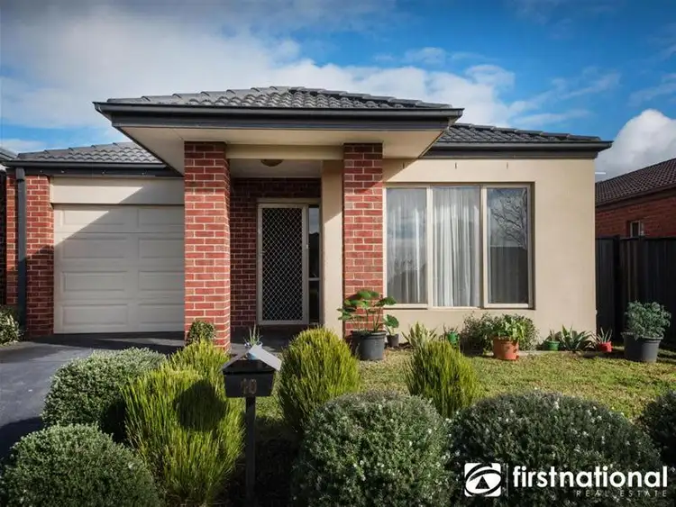 10 Lusitano Way, Clyde North VIC 3978