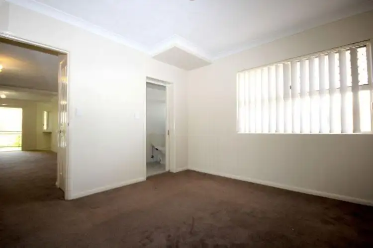Sixth view of Homely unit listing, 4/15 Chatsworth Road, Greenslopes QLD 4120