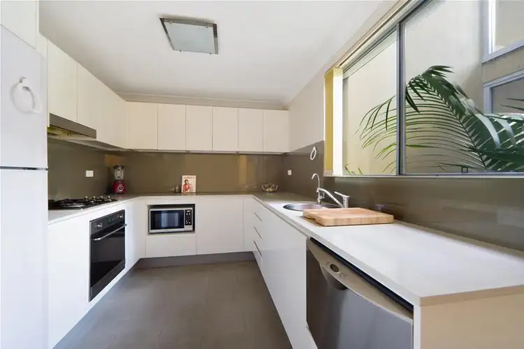 Main view of Homely unit listing, 11/4-8 Burne Avenue, Dee Why NSW 2099