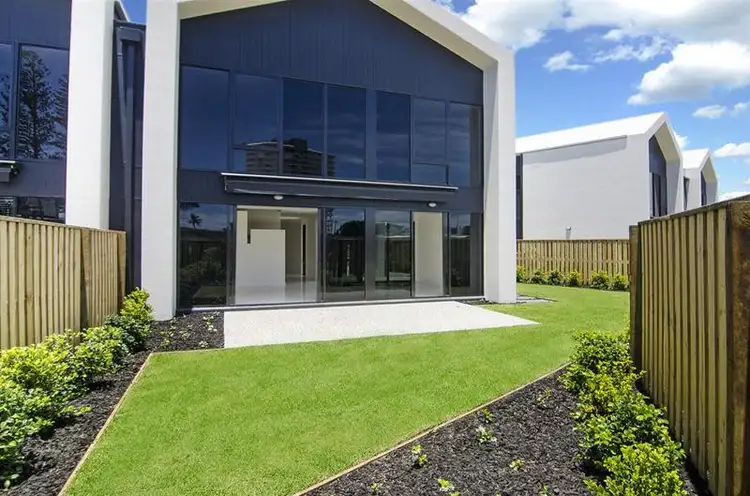 2/51 Magnoli Circuit, Palm Beach QLD 4221