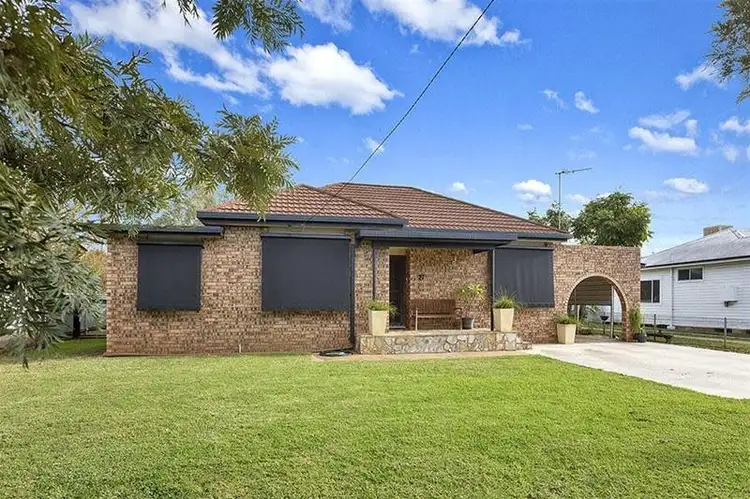 27 Eighth Divisional Memorial Avenue, Gunnedah NSW 2380
