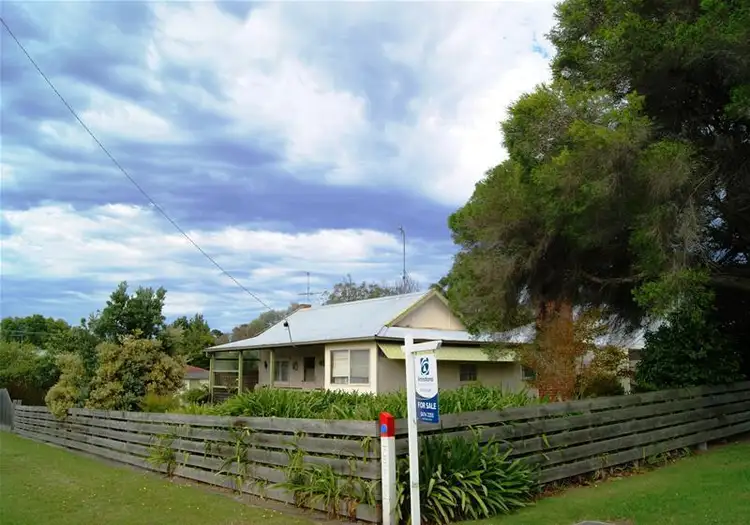 18 High Street, Inverloch VIC 3996