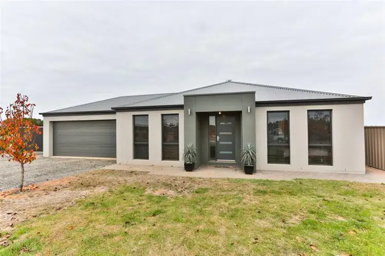 10 Garrett Court, Birdwoodton VIC 3505