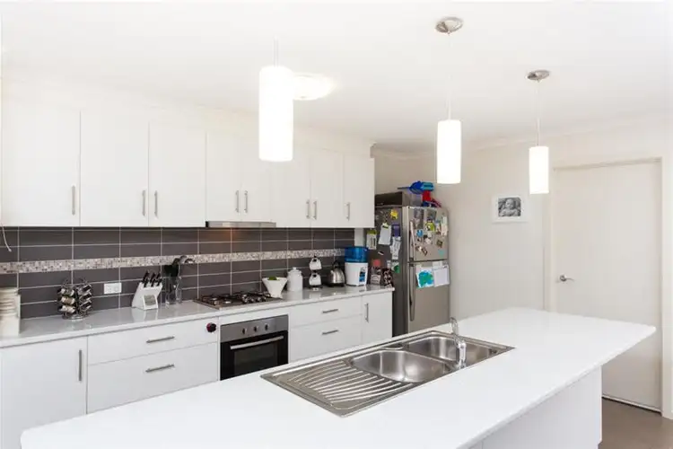 Fifth view of Homely house listing, 10 Garrett Court, Birdwoodton VIC 3505