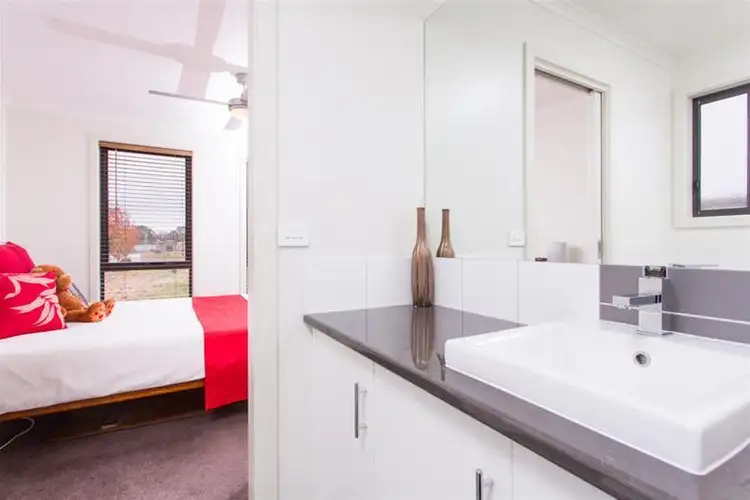 Seventh view of Homely house listing, 10 Garrett Court, Birdwoodton VIC 3505