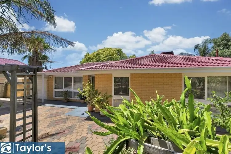 32 Wynn Vale Drive, Gulfview Heights SA 5096