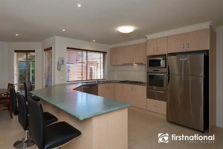 Fifth view of Homely house listing, 2 McIlwraith Court, Berwick VIC 3806