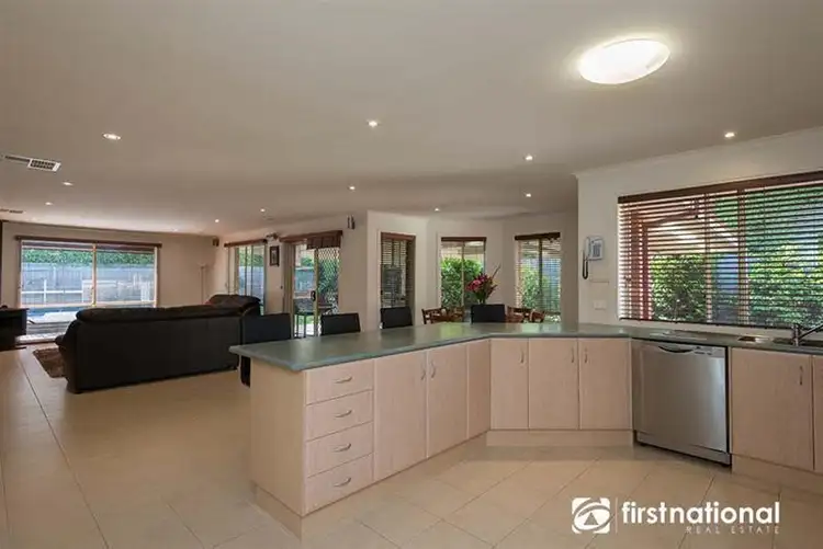 Sixth view of Homely house listing, 2 McIlwraith Court, Berwick VIC 3806