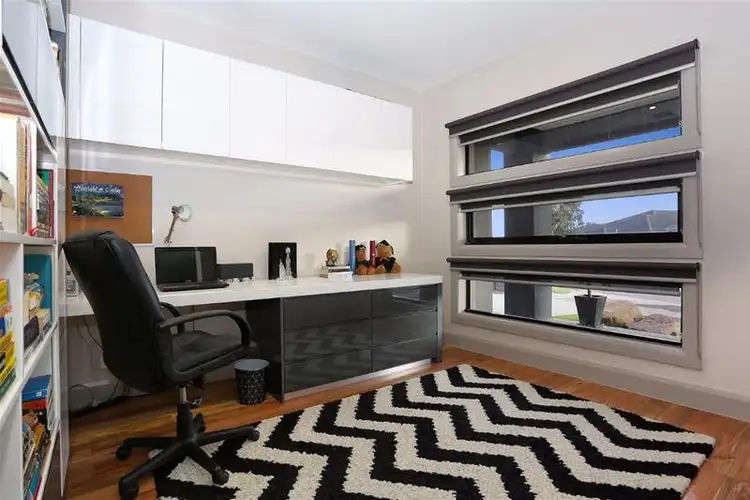 Fifth view of Homely house listing, 8 Sinclair Green, Derrimut VIC 3030