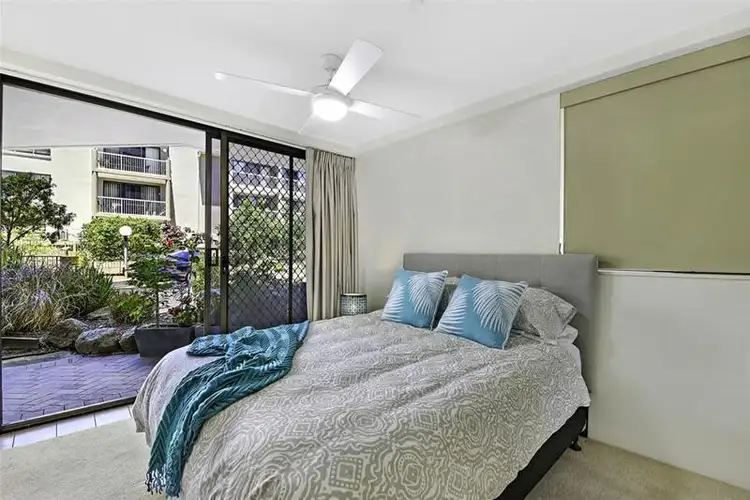 Sixth view of Homely apartment listing, 'ROYAL SURFRIDER' Main Beach  Parade, Main Beach QLD 4217