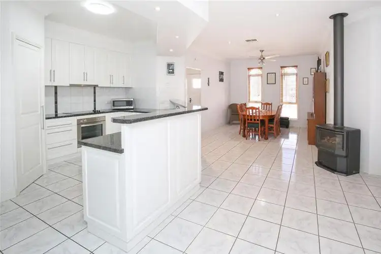 Fifth view of Homely house listing, 27 Petrucci Way, Mildura VIC 3500