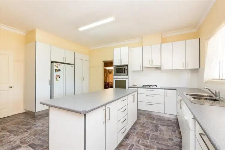 Fifth view of Homely house listing, 8 Victoria Court, Mildura VIC 3500