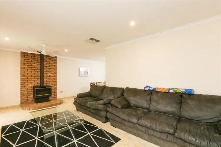 Second view of Homely house listing, 5 Symonds Court, Mildura VIC 3500