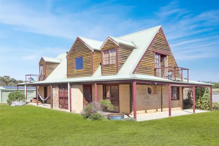 18 Burke Road, Ararat VIC 3377