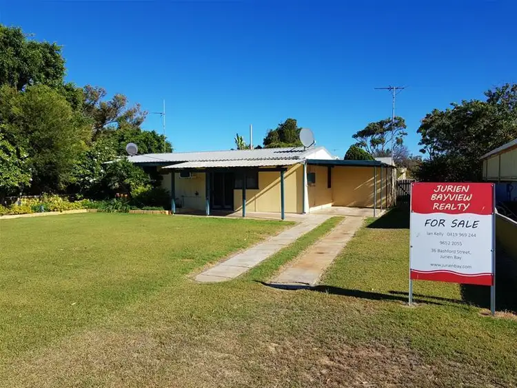 11 Nairn Street, Leeman WA 6514