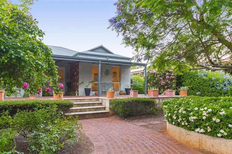 132 Heritage Drive, Roleystone WA 6111