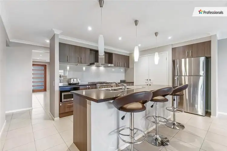 Sixth view of Homely house listing, 35 Castlemaine Drive, Eynesbury VIC 3338