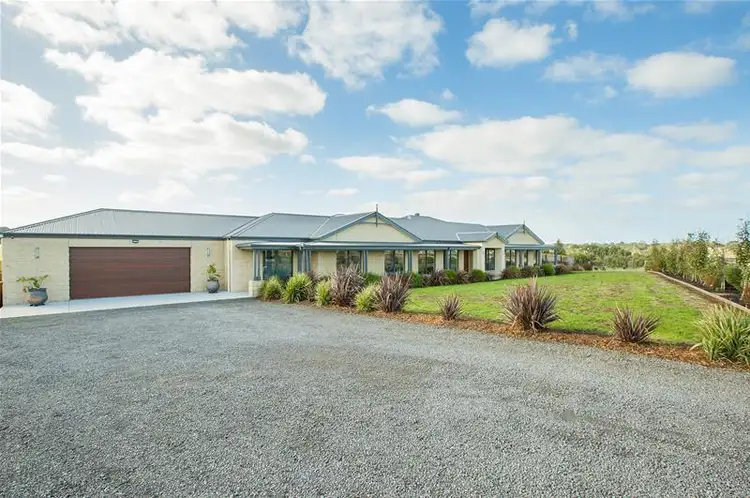 Fifth view of Homely house listing, 2 Clara Court, Woodford VIC 3281