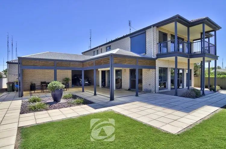 4 Cambridge Street, Moonta Bay SA 5558