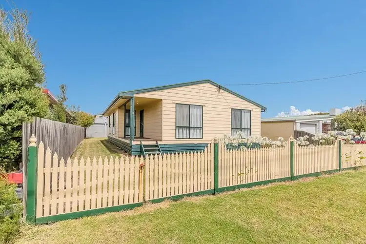 15 Dover Street, Sunderland Bay VIC 3922