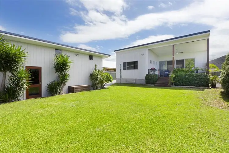 32 Golden Hill Avenue, Shoalhaven Heads NSW 2535