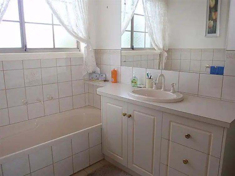 Fifth view of Homely house listing, 18 Crane Drive, Buronga NSW 2739