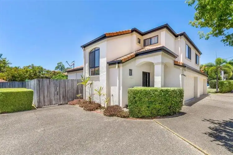 2/123 Pohlman Street, Southport QLD 4215