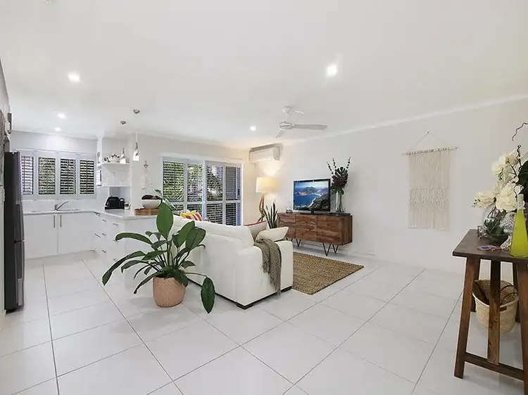 'CHIDORI COURT' 1 Cronin Avenue, Main Beach QLD 4217