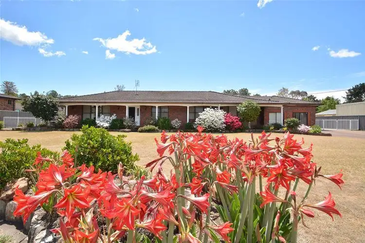 13 Tenth Street, Weston NSW 2326