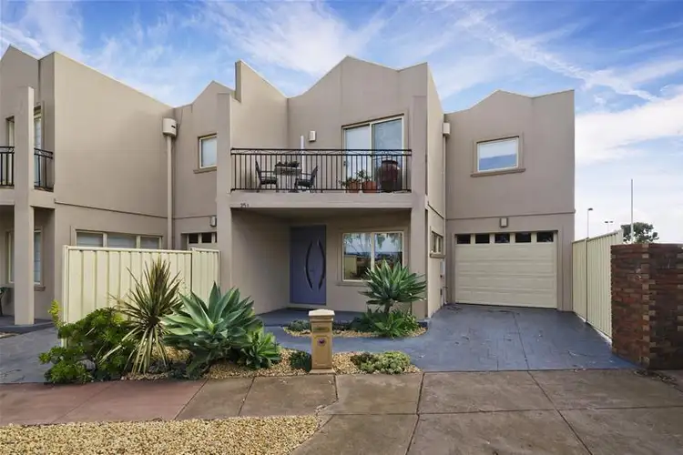 25B Parklands Grove, Werribee VIC 3030
