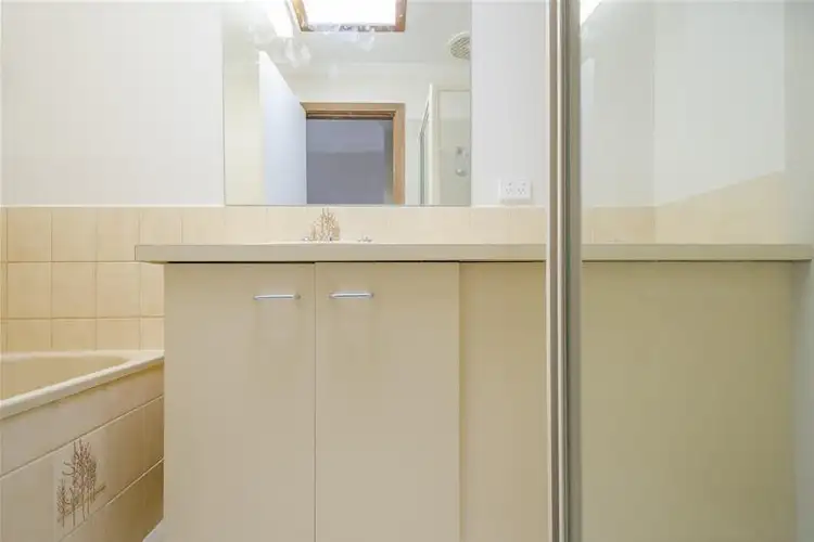 Sixth view of Homely unit listing, 2/37 Rowes Road, Werribee VIC 3030