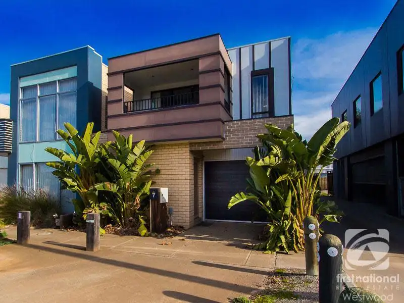 Main view of Homely townhouse listing, 7 Gladstone Place, Werribee VIC 3030
