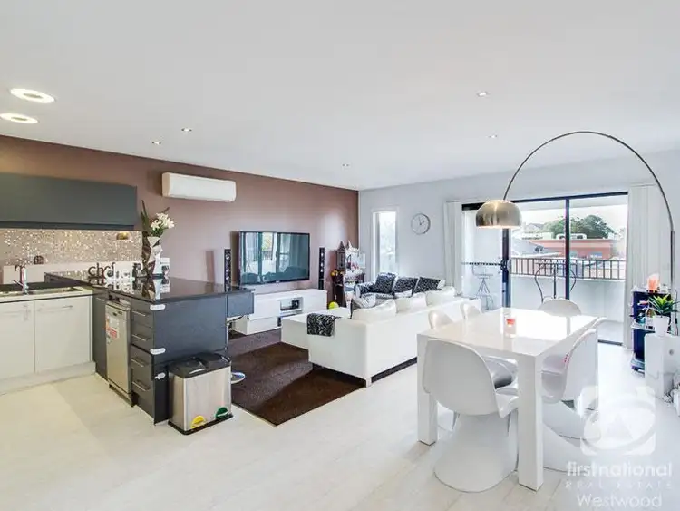 Second view of Homely townhouse listing, 7 Gladstone Place, Werribee VIC 3030