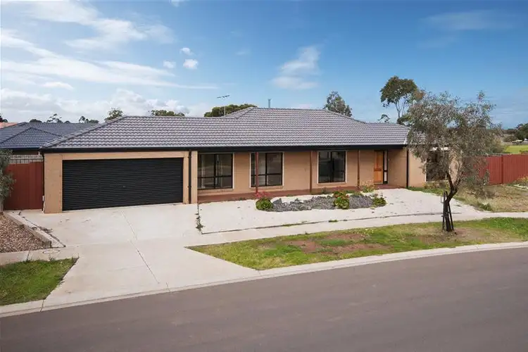 21 Christina Crescent, Kurunjang VIC 3337