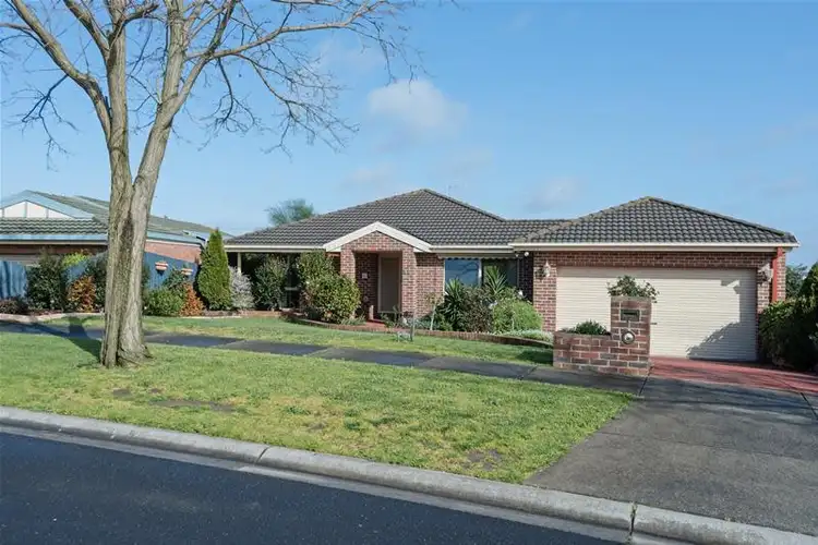 17 Benmara Crest, Narre Warren South VIC 3805