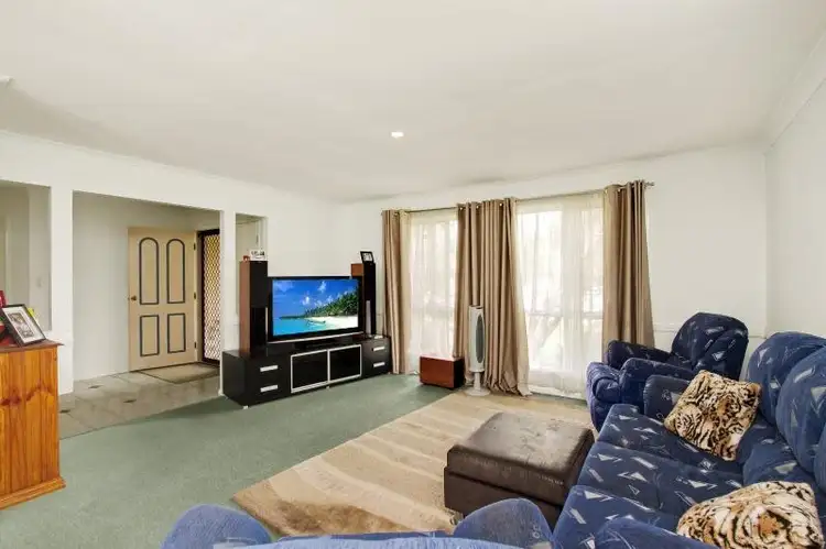63 Casuarina Drive, Elanora QLD 4221