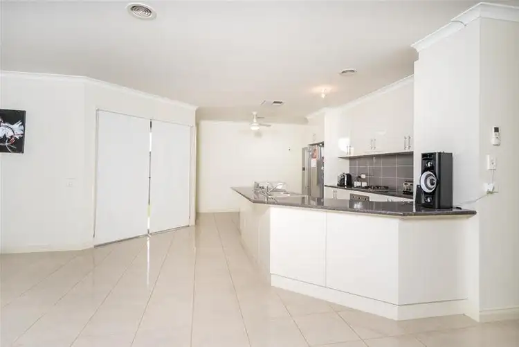 Second view of Homely house listing, 5 Timansi Court, Mildura VIC 3500