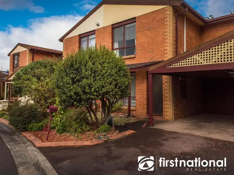 Main view of Homely townhouse listing, 5 Warren Close, Narre Warren VIC 3805