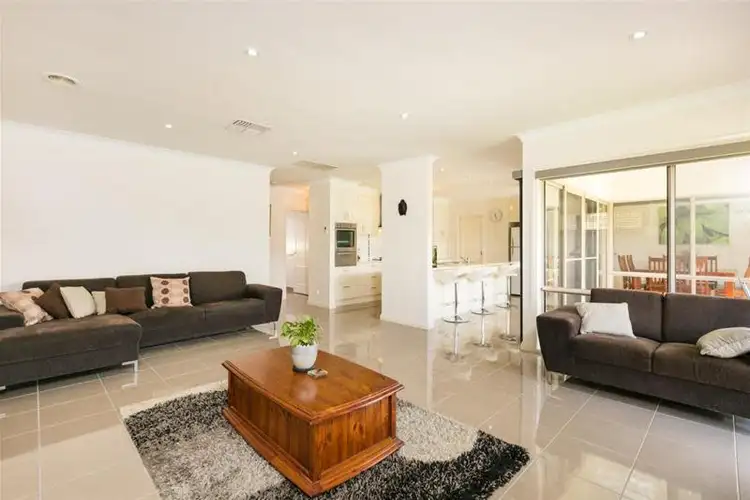 Fifth view of Homely house listing, 10 Nicholas Avenue, Mildura VIC 3500