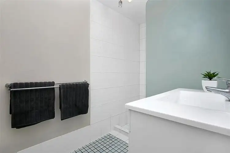 Seventh view of Homely apartment listing, 9/574 Boundary Street, Spring Hill QLD 4000