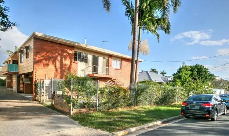 6 Adori Street, Chevron Island QLD 4217