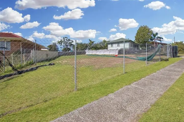 4 Landy Drive, Mount Warrigal NSW 2528