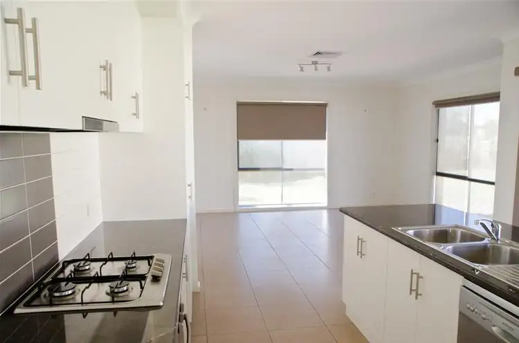 Sixth view of Homely house listing, 2 Dunlop Court, Mildura VIC 3500