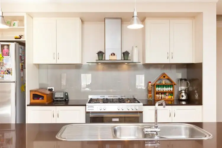 Fifth view of Homely house listing, 3 Keating Close, Merbein VIC 3505
