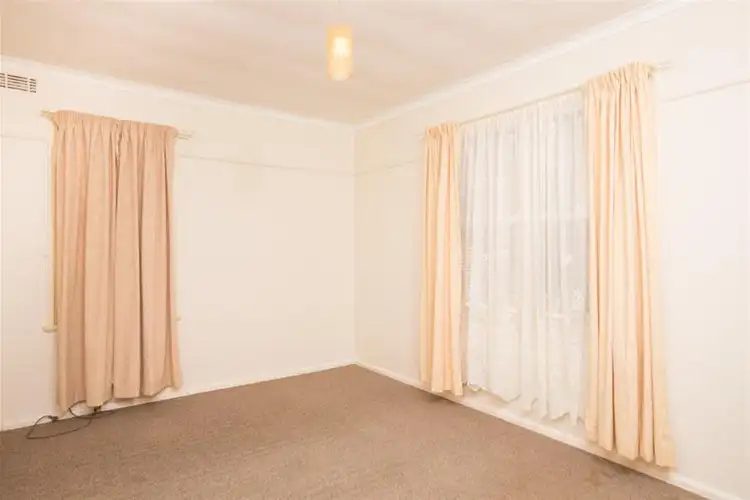 Fifth view of Homely house listing, 4 Jenkins Place, Mildura VIC 3500