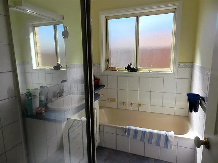 Fifth view of Homely townhouse listing, 4 Kiewa Avenue, Red Cliffs VIC 3496