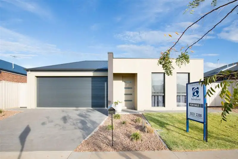 Main view of Homely house listing, 10 Wisteria Way, Mildura VIC 3500
