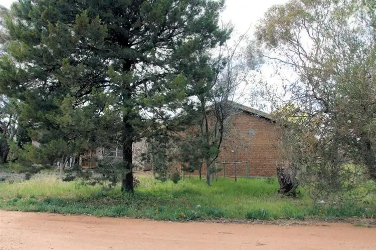 Fifth view of Homely house listing, 1 Reserve Road, Red Cliffs VIC 3496