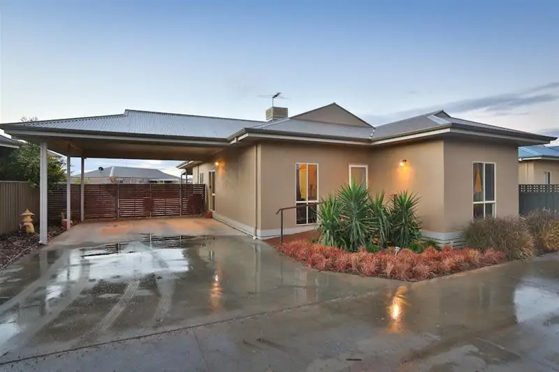 Main view of Homely house listing, 2/5 Melia Street, Red Cliffs VIC 3496