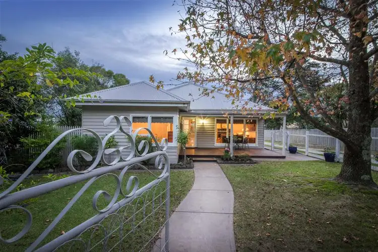 Second view of Homely house listing, 5 Hope Street, Bunyip VIC 3815